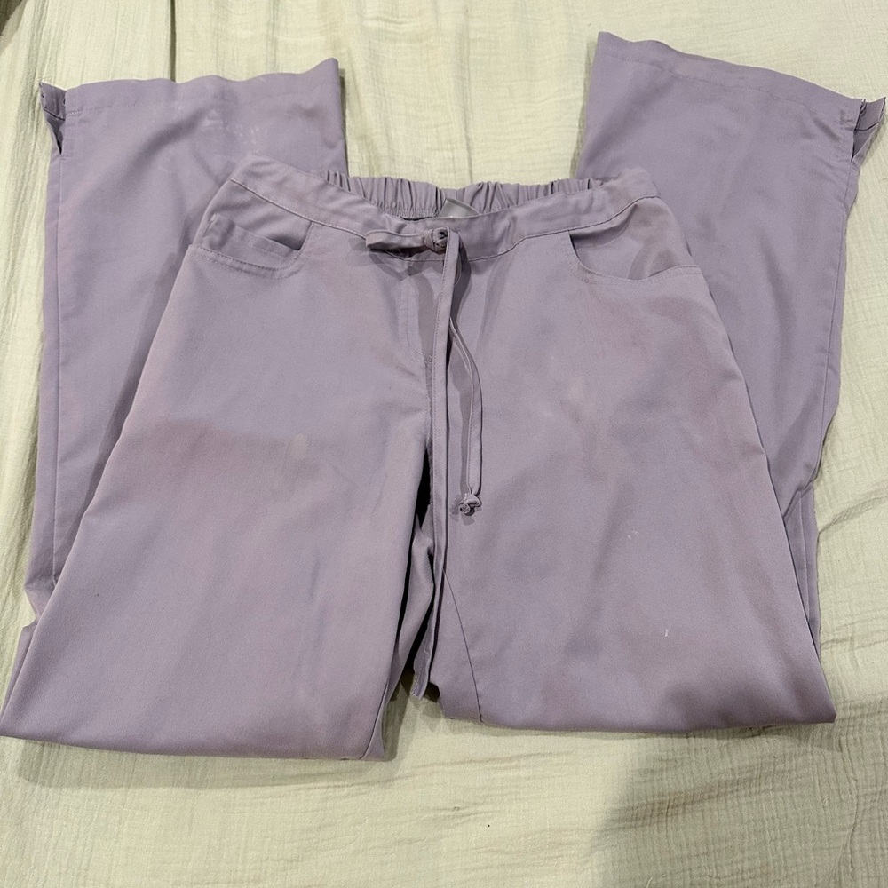 Grey's Anatomy Lavender and Mauve Scrubs Set - Picture 6 of 8